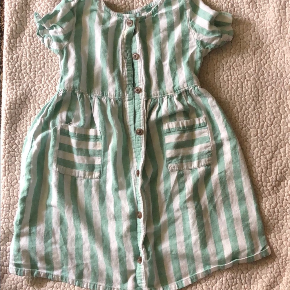 Girls dress